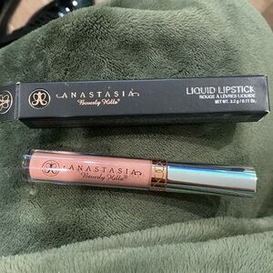 Anastasia Beverly Hills Liquid Lipstick in shade: Pure Hollywood. Brand New